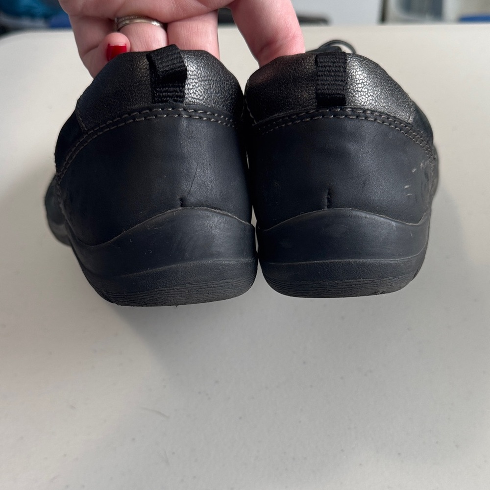 Earth Origins Black Casual Leather Sneakers - Picture 4 of 8